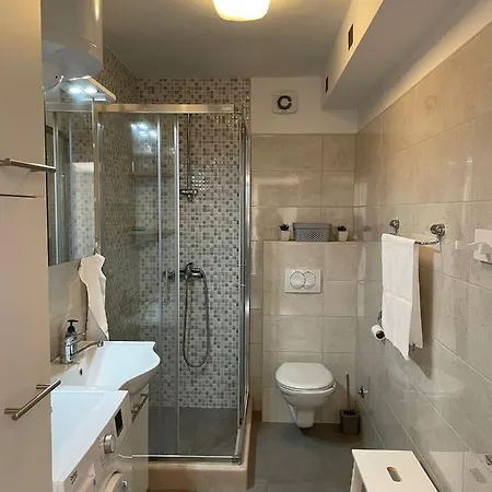 Ivica Apartment *