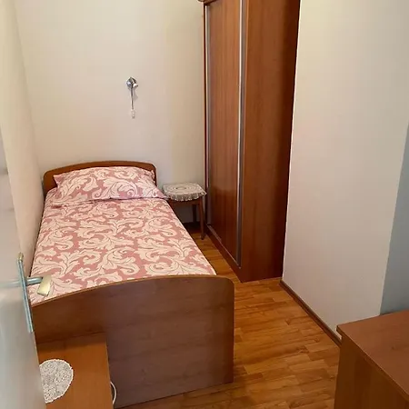 شقة Ivica بوستيرا